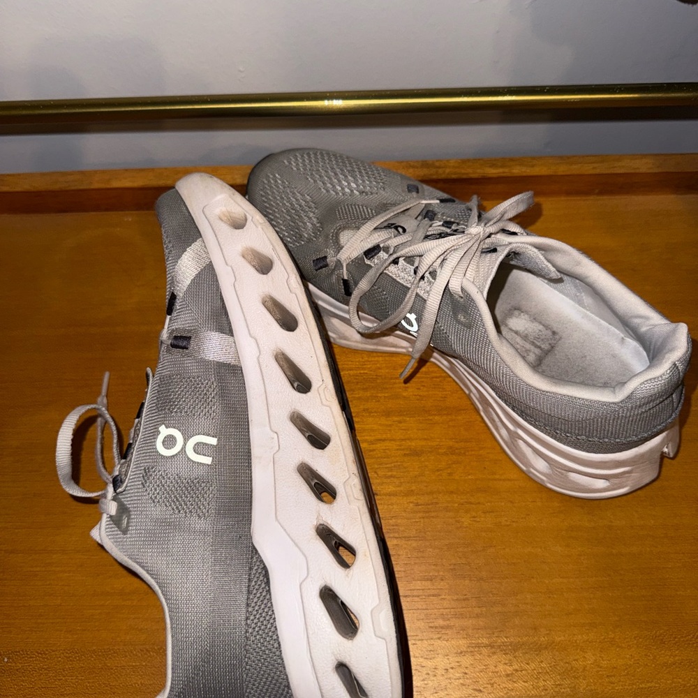 Oncloud Running Light Gray Athletic Sneakers - image 5